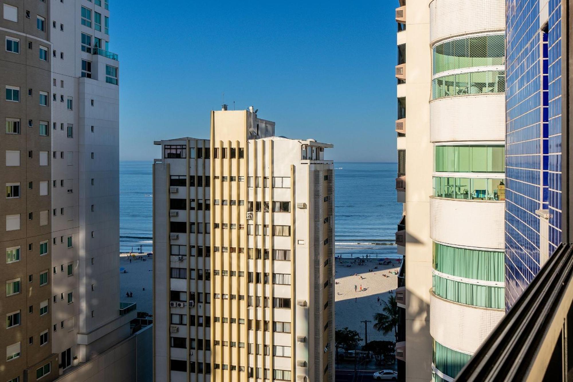Apto Vista Mar A 130m Da Em Bc Esa901